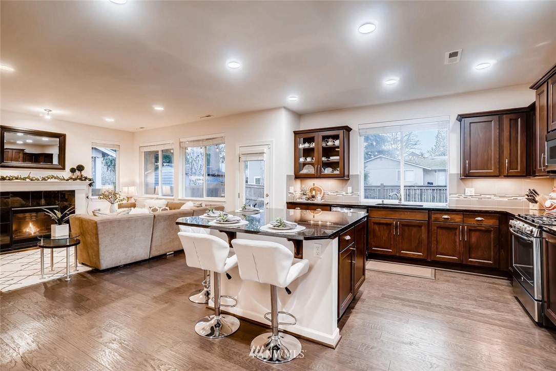 3702 198th Place Southeast Bothell, WA 98012 - Photo 11 of 25 Gallery Image 11