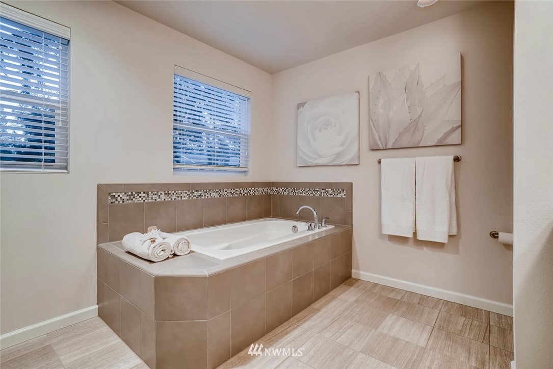 3702 198th Place Southeast Bothell, WA 98012 - Photo 14 of 25 Gallery Image 14