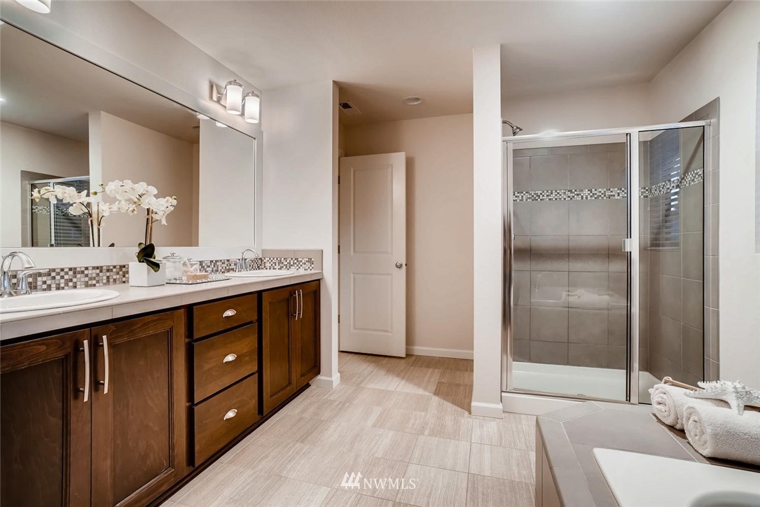 3702 198th Place Southeast Bothell, WA 98012 - Photo 15 of 25 Gallery Image 15
