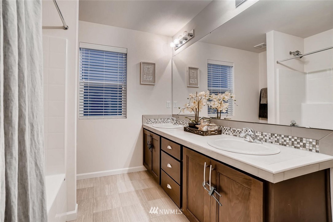 3702 198th Place Southeast Bothell, WA 98012 - Photo 17 of 25 Gallery Image 17