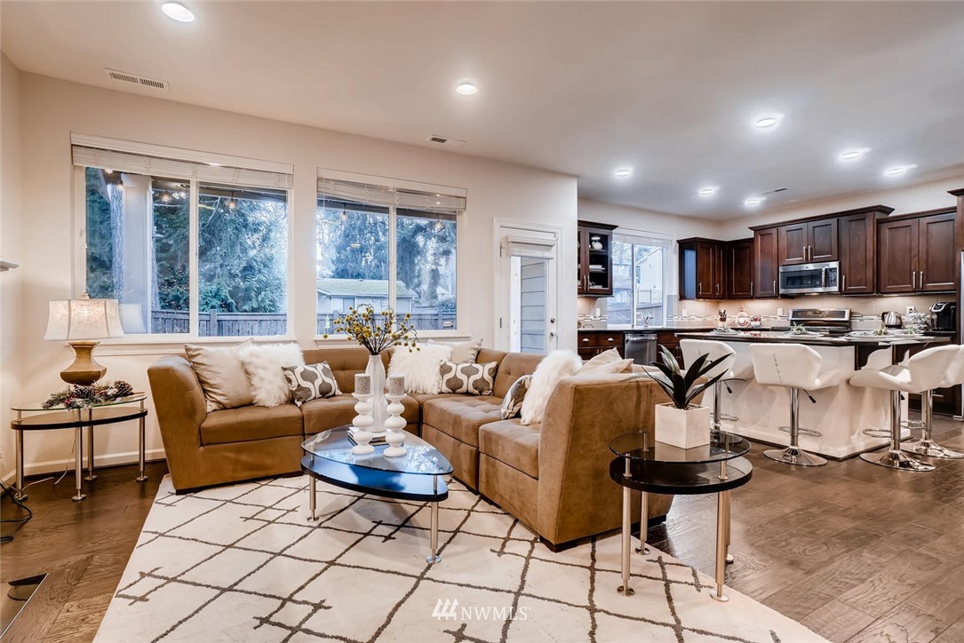 3702 198th Place Southeast Bothell, WA 98012 - Photo 5 of 25 Gallery Image 5