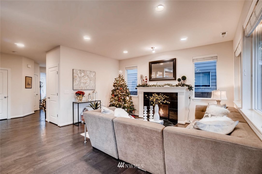 3702 198th Place Southeast Bothell, WA 98012 - Photo 6 of 25 Gallery Image 6