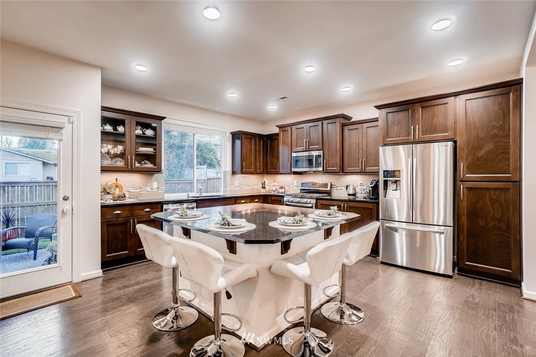 3702 198th Place Southeast Bothell, WA 98012 - Photo 8 of 25 Gallery Image 8