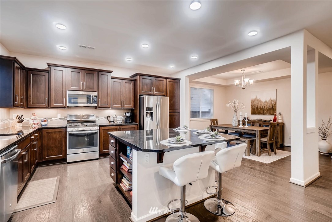 3702 198th Place Southeast Bothell, WA 98012 - Photo 9 of 25 Gallery Image 9