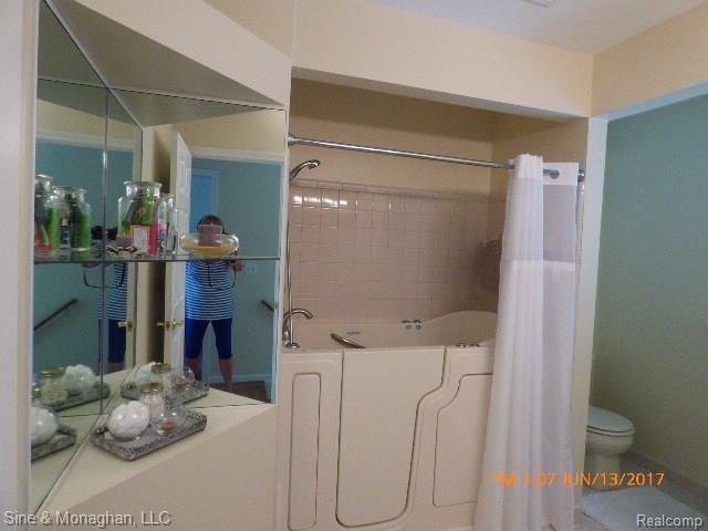 151 Milton Road, Unit 4 Algonac, MI 48001 - Photo 18 of 33 P1000900.JPG