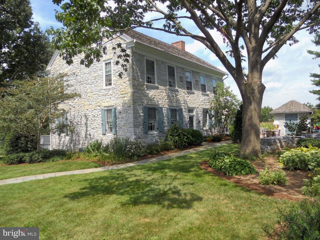 833 Lititz Road Lititz, PA 17543 - Photo 1 of 73 Gallery Image 1