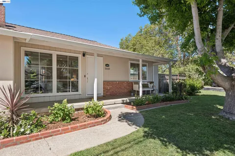 $835,000 | 15915 Via Toledo, San Lorenzo, CA 94580