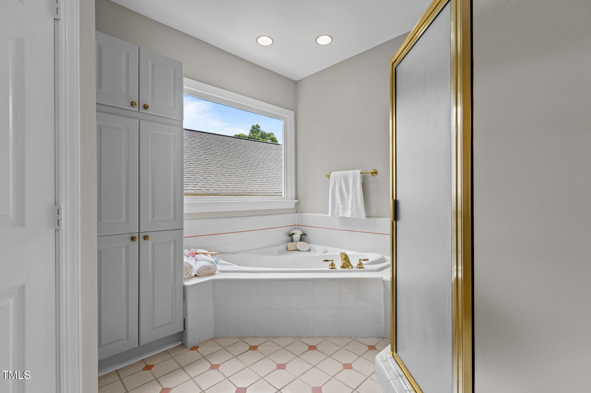 6728 Pointe Vista Circle Raleigh, NC 27615 - Photo 23 of 40 39-web-or-mls-2N6A2555