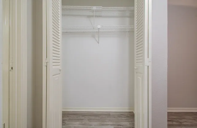 $800 | 10110 Forum W Drive, Unit 523, Houston, TX 77036