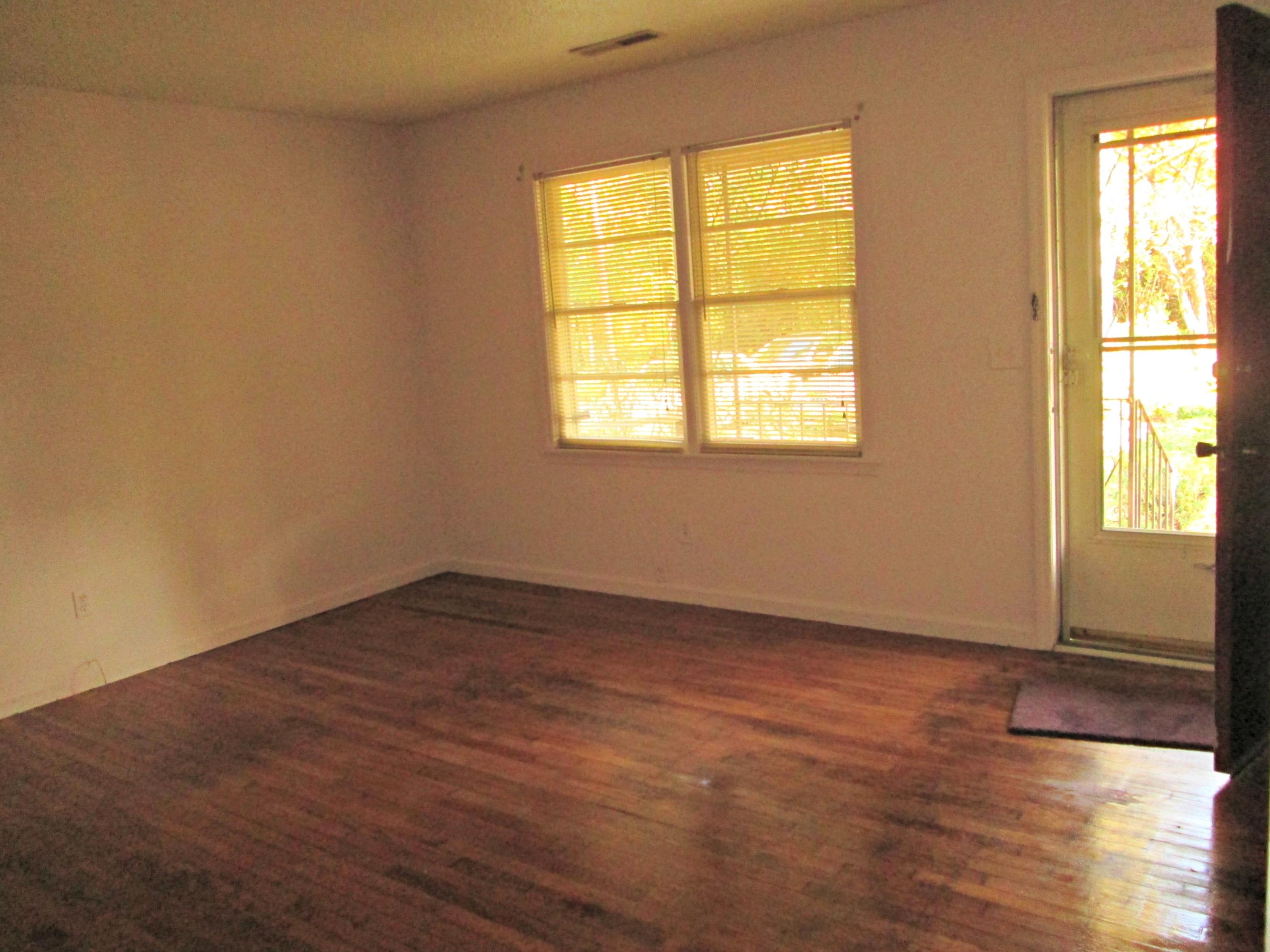758 Main Road Johns Island, SC 29455 - Photo 6 of 20 Living Room 1