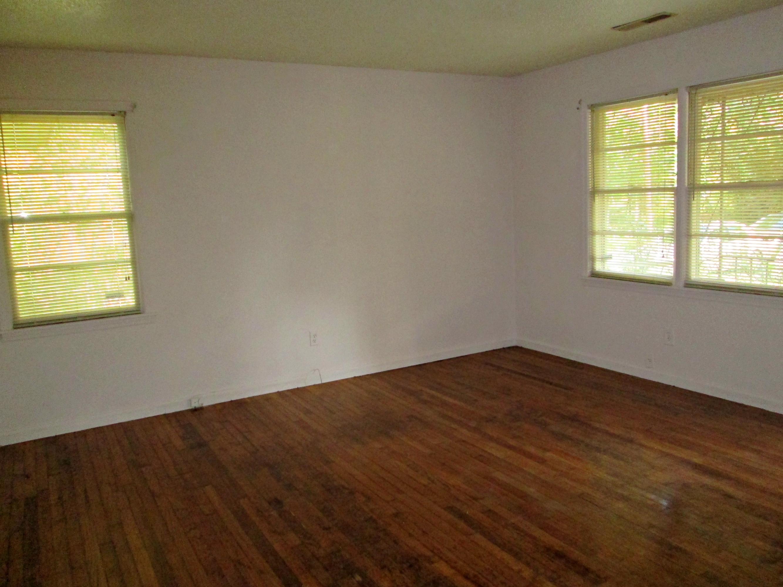 758 Main Road Johns Island, SC 29455 - Photo 7 of 20 Living Room 2