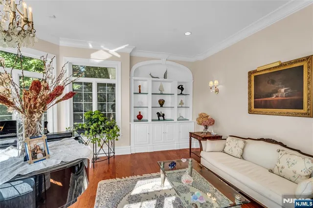 $2,950,000 | 11 Oconnors Lane, Old Tappan, NJ 07675