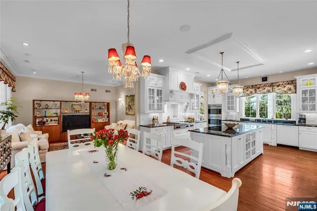 $2,950,000 | 11 Oconnors Lane, Old Tappan, NJ 07675