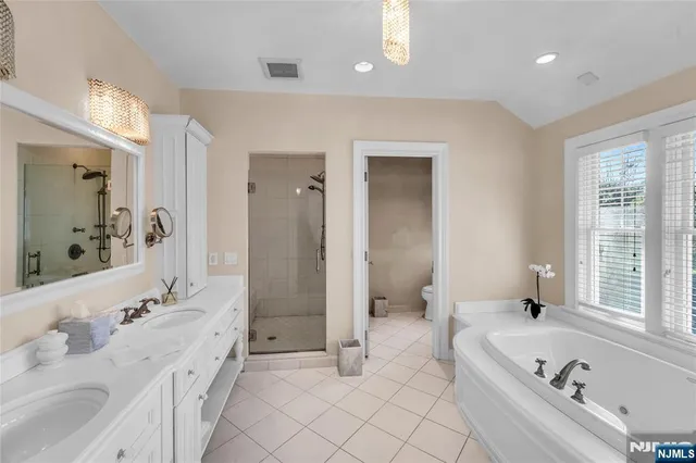 $2,950,000 | 11 Oconnors Lane, Old Tappan, NJ 07675