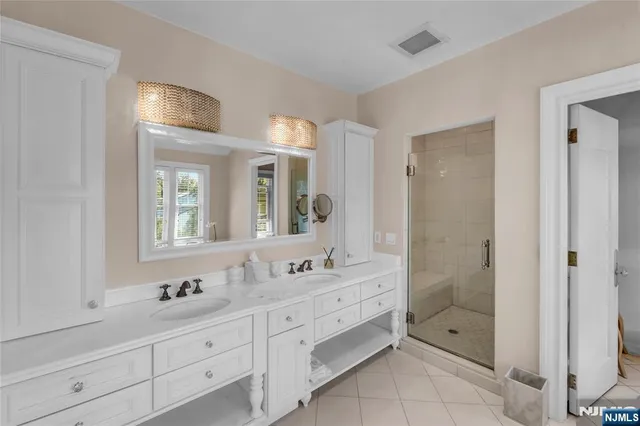 $2,950,000 | 11 Oconnors Lane, Old Tappan, NJ 07675