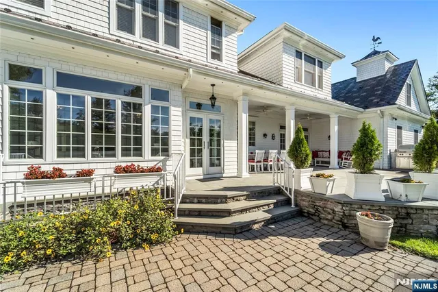 $2,950,000 | 11 Oconnors Lane, Old Tappan, NJ 07675