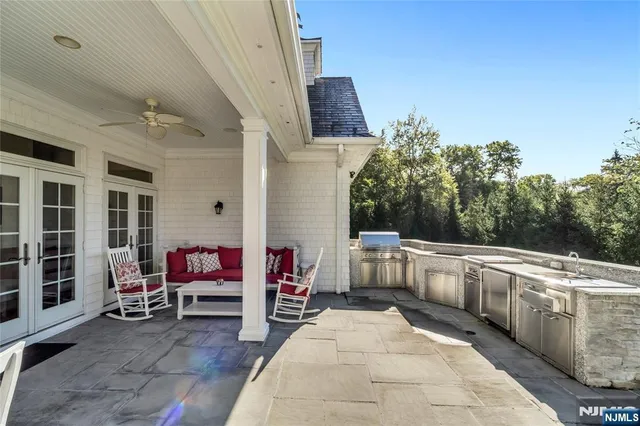 $2,950,000 | 11 Oconnors Lane, Old Tappan, NJ 07675