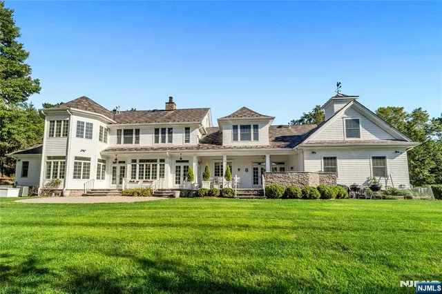 $2,950,000 | 11 Oconnors Lane, Old Tappan, NJ 07675