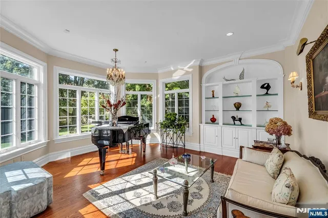 $2,950,000 | 11 Oconnors Lane, Old Tappan, NJ 07675