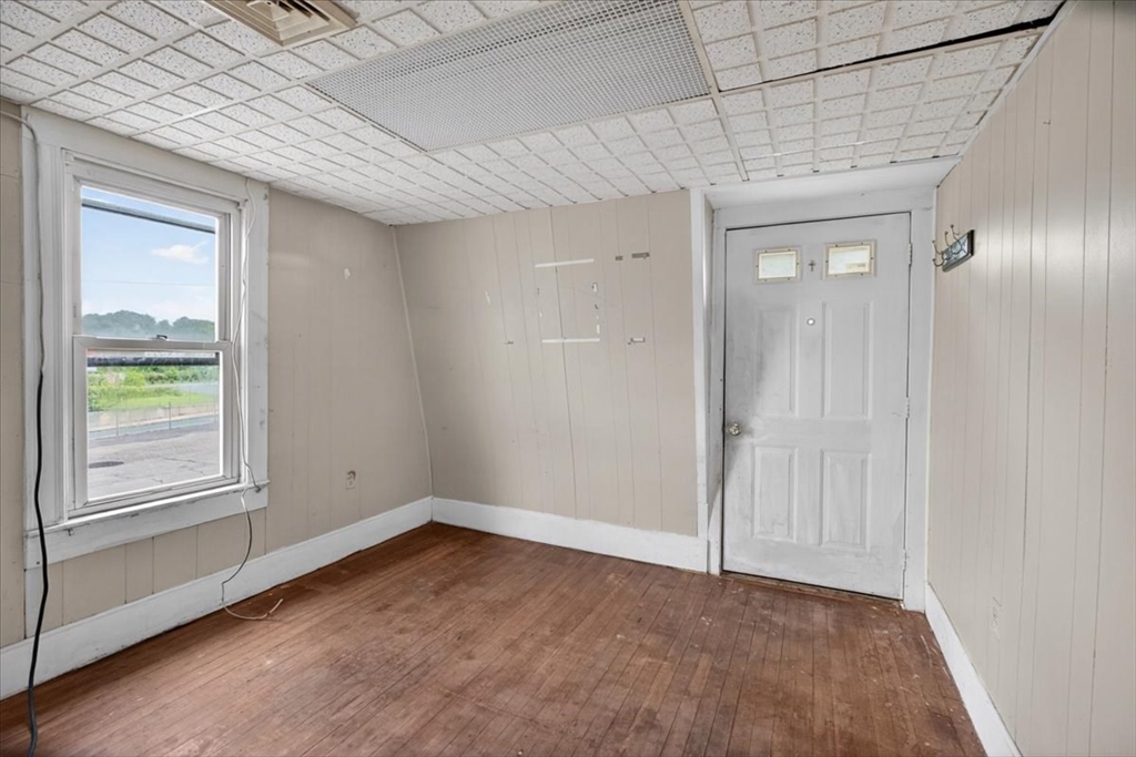 337 Parker Street Springfield, MA 01129 - Photo 23 of 36