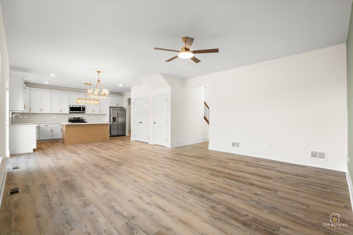 435 South Calkey Street Diamond, IL 60416 - Photo 9 of 31