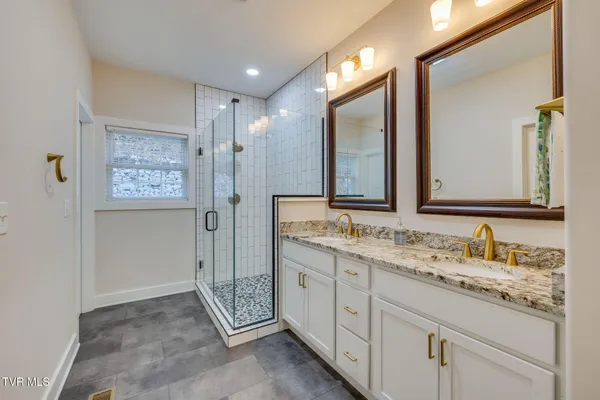 $499,900 | 4724 Sterling Lane, Kingsport, TN 37664