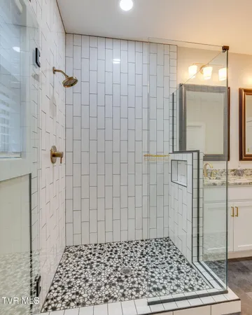 $499,900 | 4724 Sterling Lane, Kingsport, TN 37664