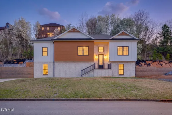 $499,900 | 4724 Sterling Lane, Kingsport, TN 37664