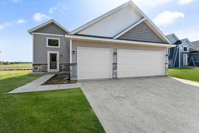 $438,450 | 108 Maple Court, Cannon Falls, MN 55009
