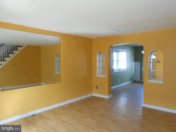 613 Andover Road Upper Darby, PA 19082 - Photo 3 of 16