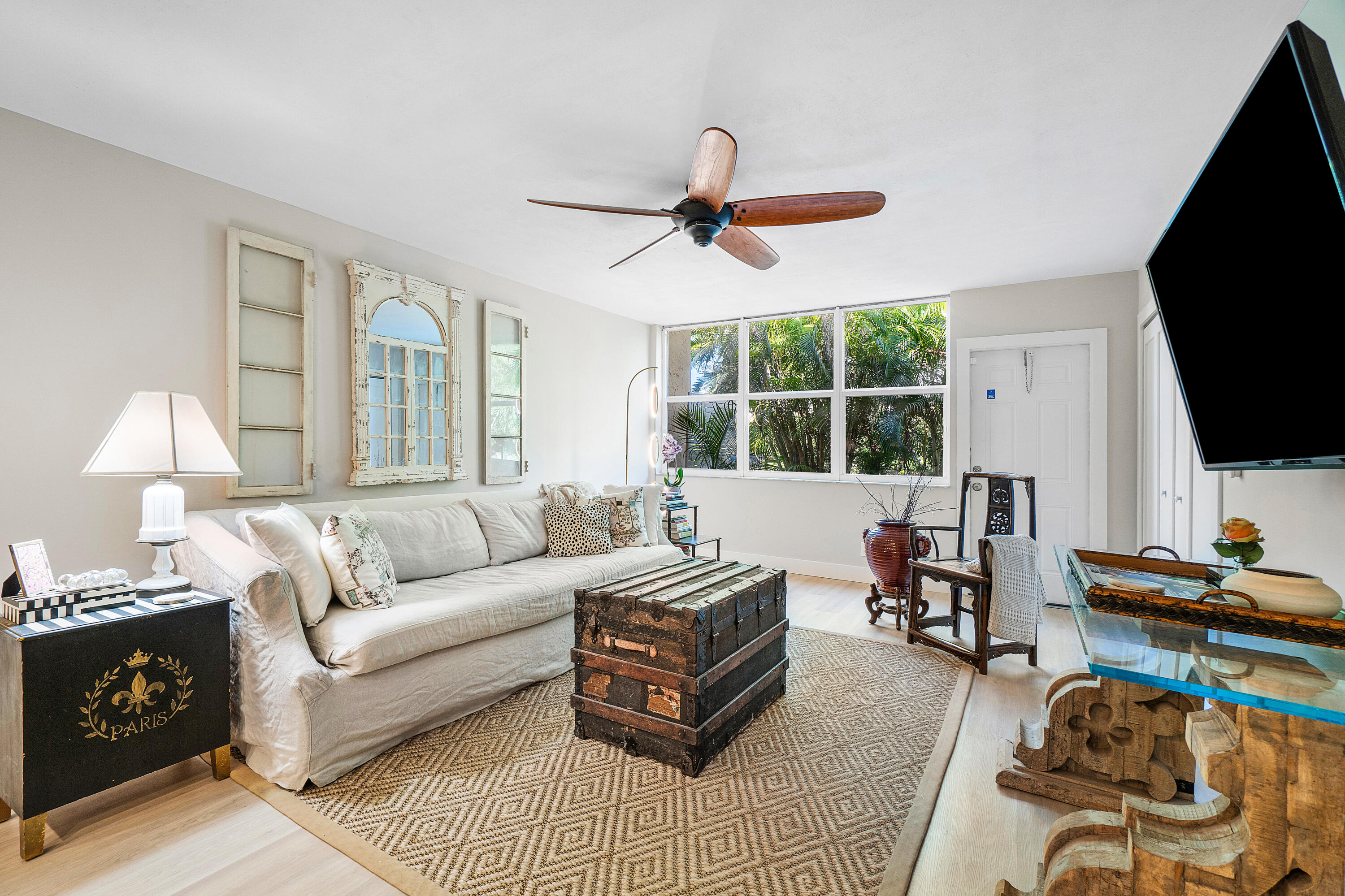 2805 Southwest 22nd Avenue, Unit 1040 Delray Beach, FL 33445 - Photo 6 of 17 Living Room