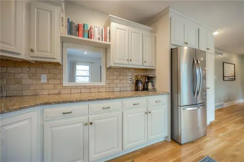 $525,000 | 8025 Tomahawk Road, Prairie Village, KS 66208