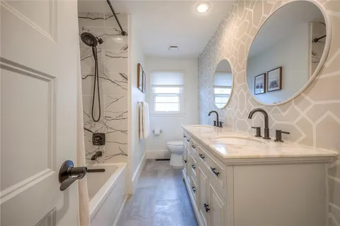 $525,000 | 8025 Tomahawk Road, Prairie Village, KS 66208