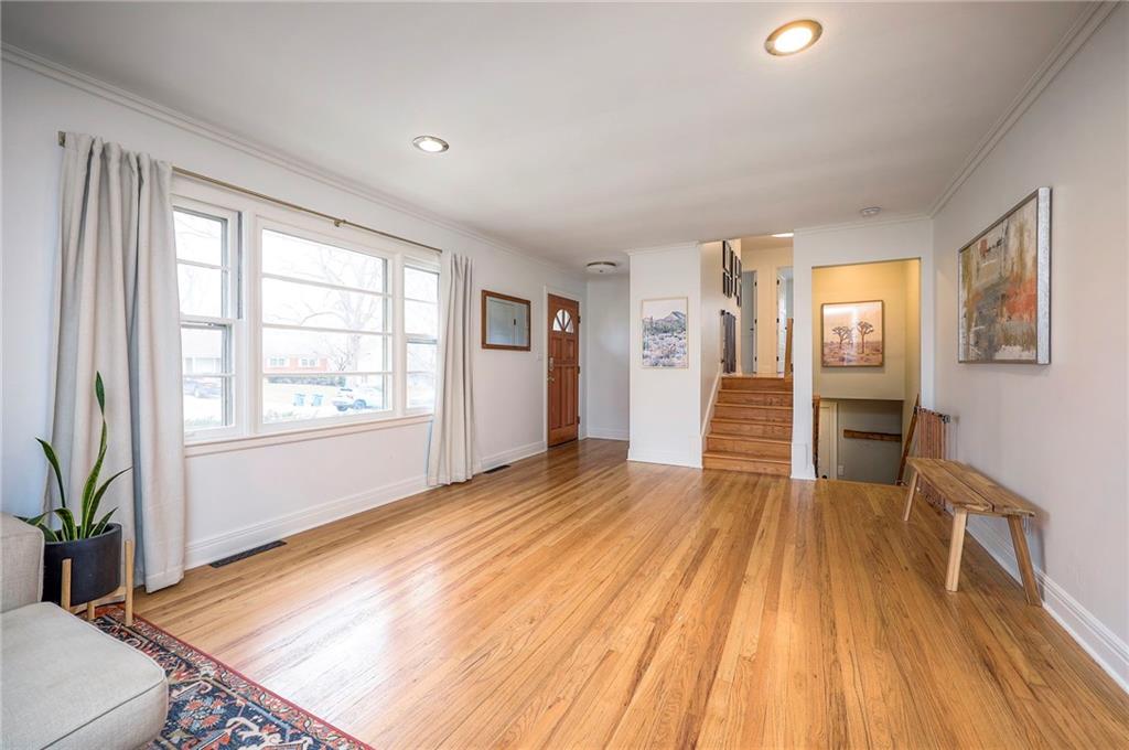 8025 Tomahawk Road Prairie Village, KS 66208 - Photo 5 of 39