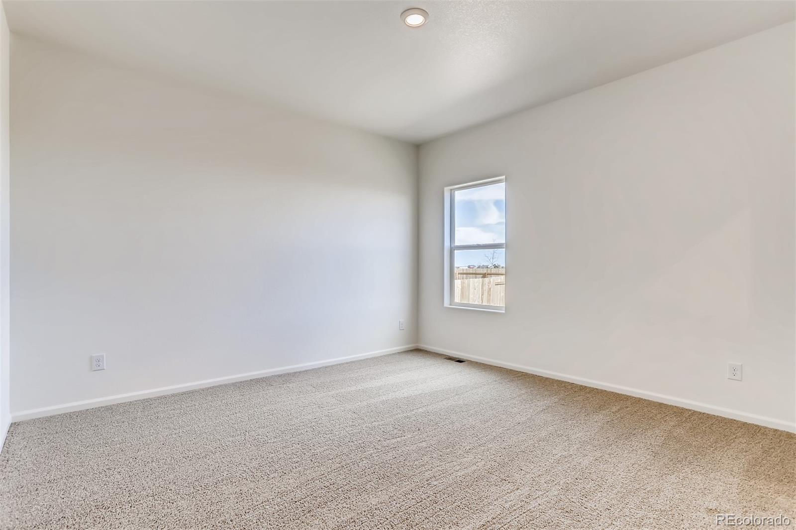 382 Maple Street Bennett, CO 80102 - Photo 14 of 29