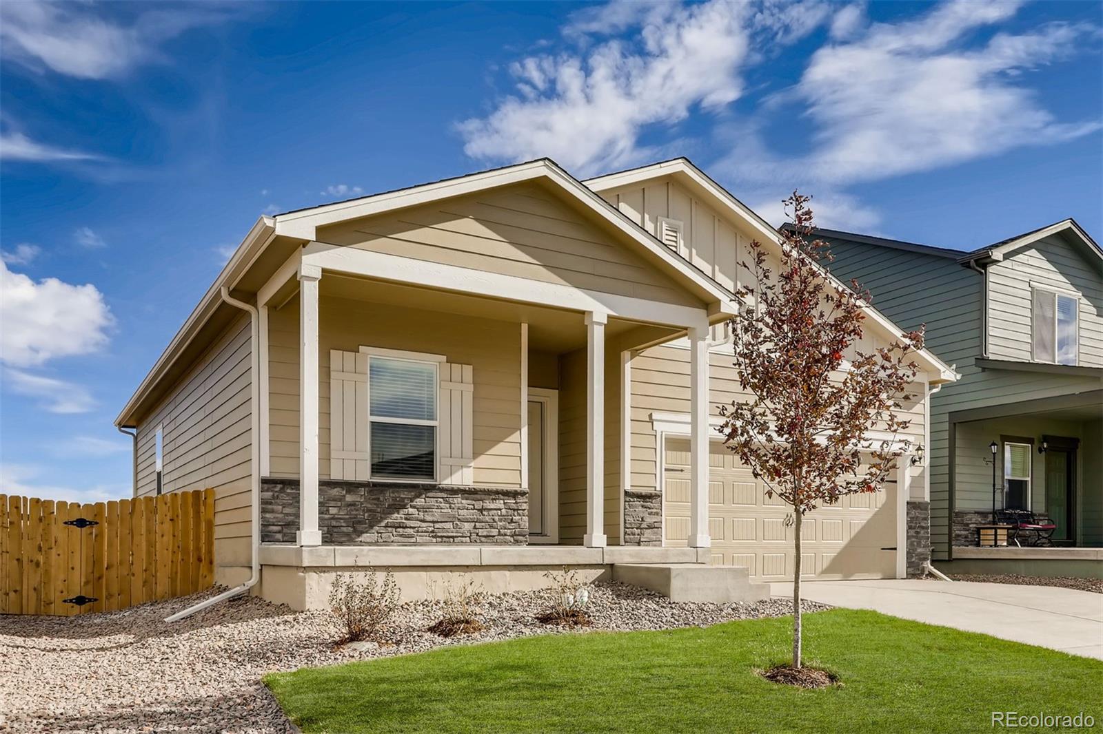 382 Maple Street Bennett, CO 80102 - Photo 2 of 29