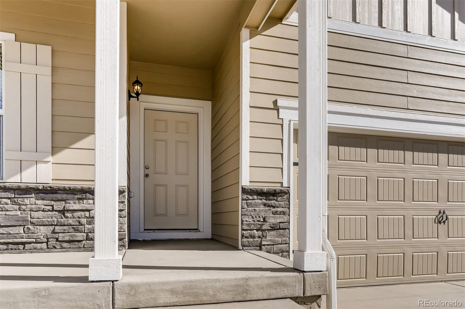 382 Maple Street Bennett, CO 80102 - Photo 3 of 29