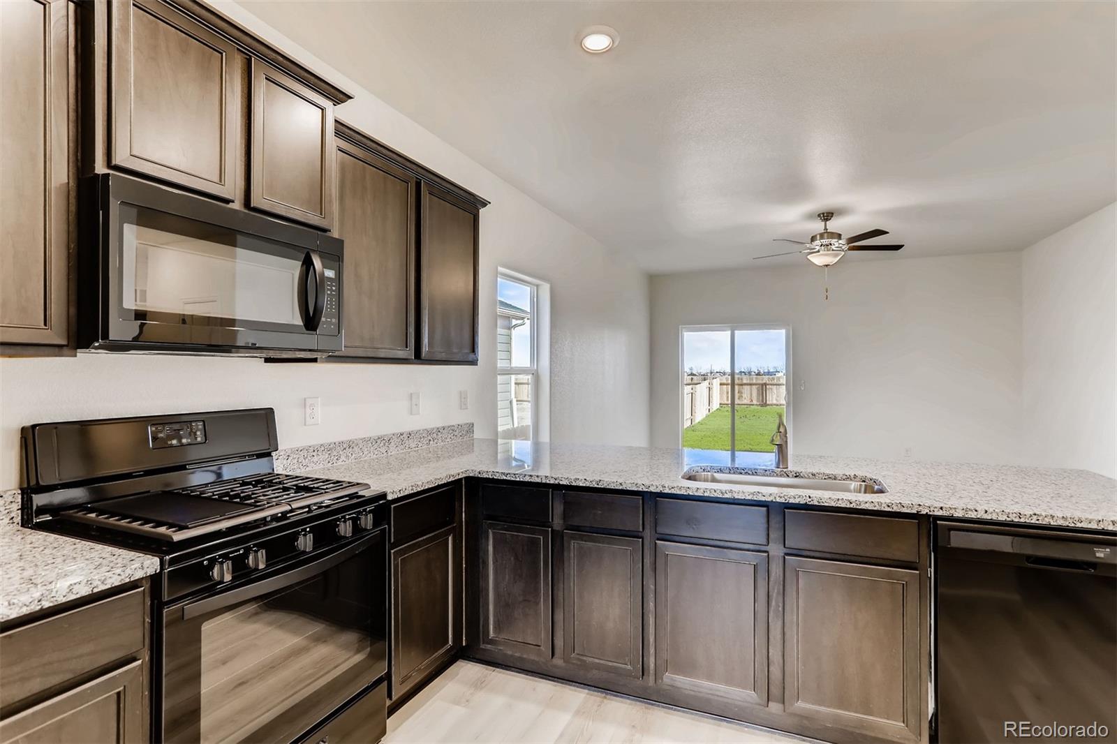 382 Maple Street Bennett, CO 80102 - Photo 10 of 29