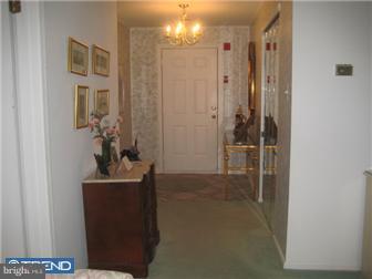 70101 Delaire Landing Road, Unit 101 Philadelphia, PA 19114 - Photo 2 of 12 Foyer