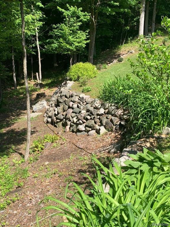 202 East Newark Road Lapeer, MI 48446 - Photo 12 of 16