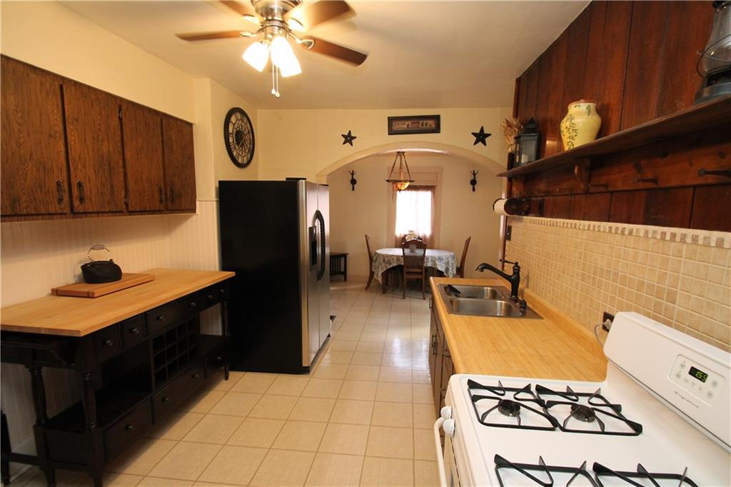 104 Sutherland Road Jeannette, PA 15644 - Photo 7 of 23 kitchen