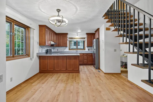 $184,900 | 2023 Parkside Drive, St. Paul, MN 55119