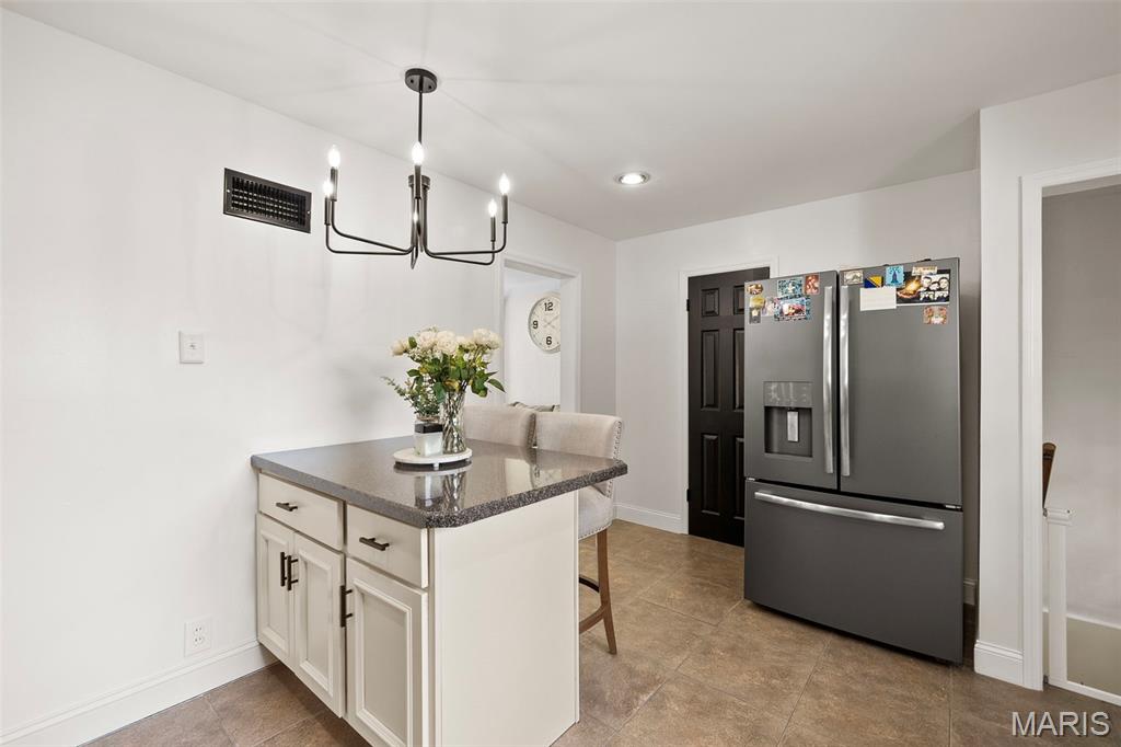 4719 Heege Road St. Louis, MO 63123 - Photo 8 of 30 Gallery Image 8