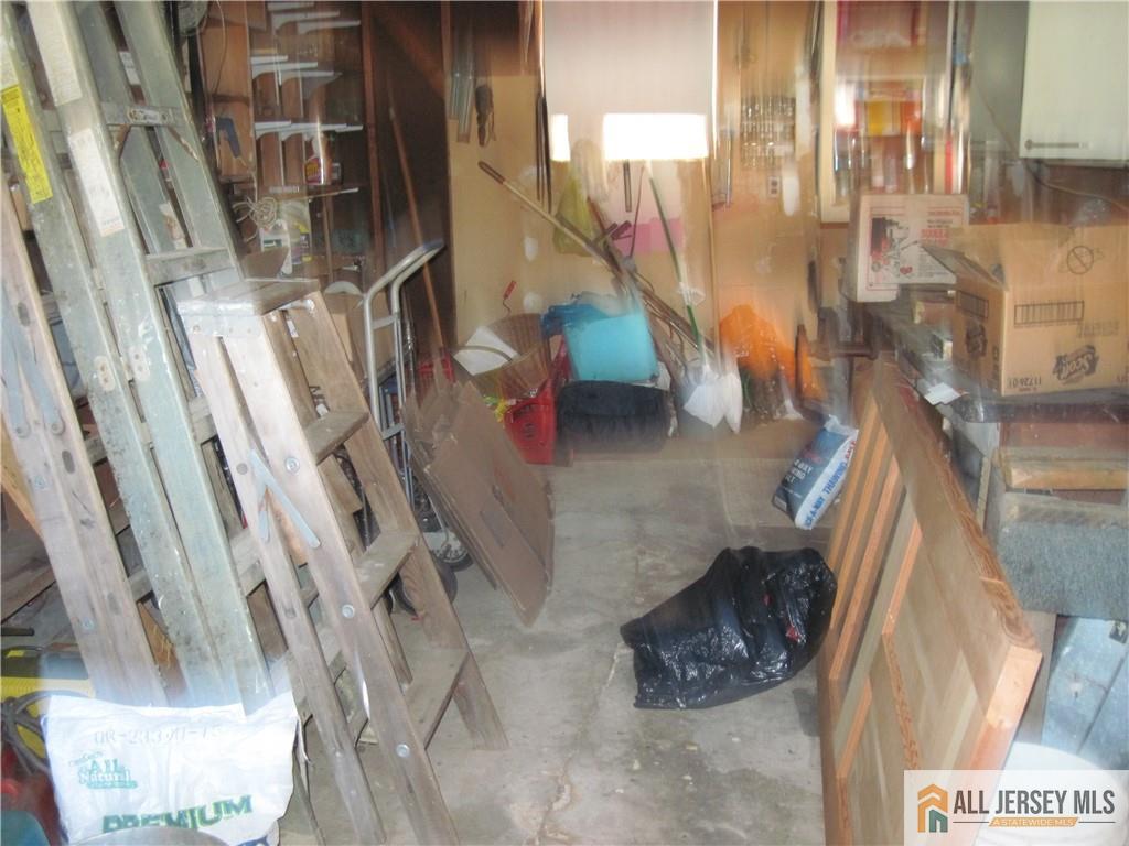 5 Meyer Road Edison, NJ 08817 - Photo 31 of 34 a view of entryway