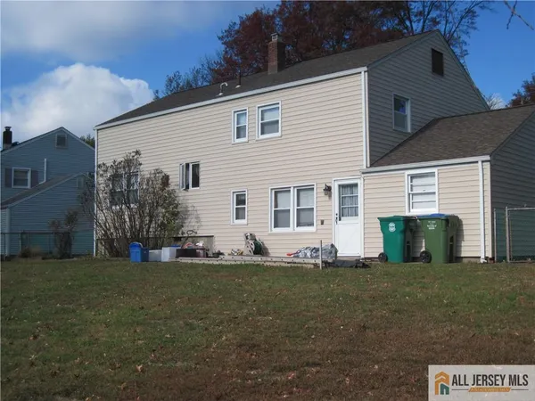 a front view of house with yard