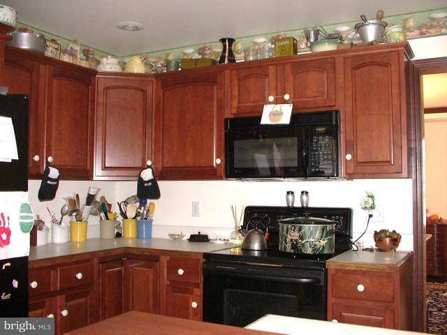26 Field Lane Lititz, PA 17543 - Photo 3 of 16 Gallery Image 3