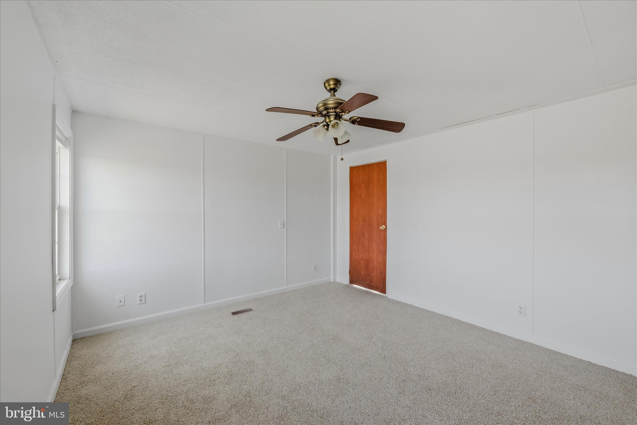 1420 Eppinger Road Berkeley Springs, WV 25411 - Photo 18 of 47 Primary Bedroom