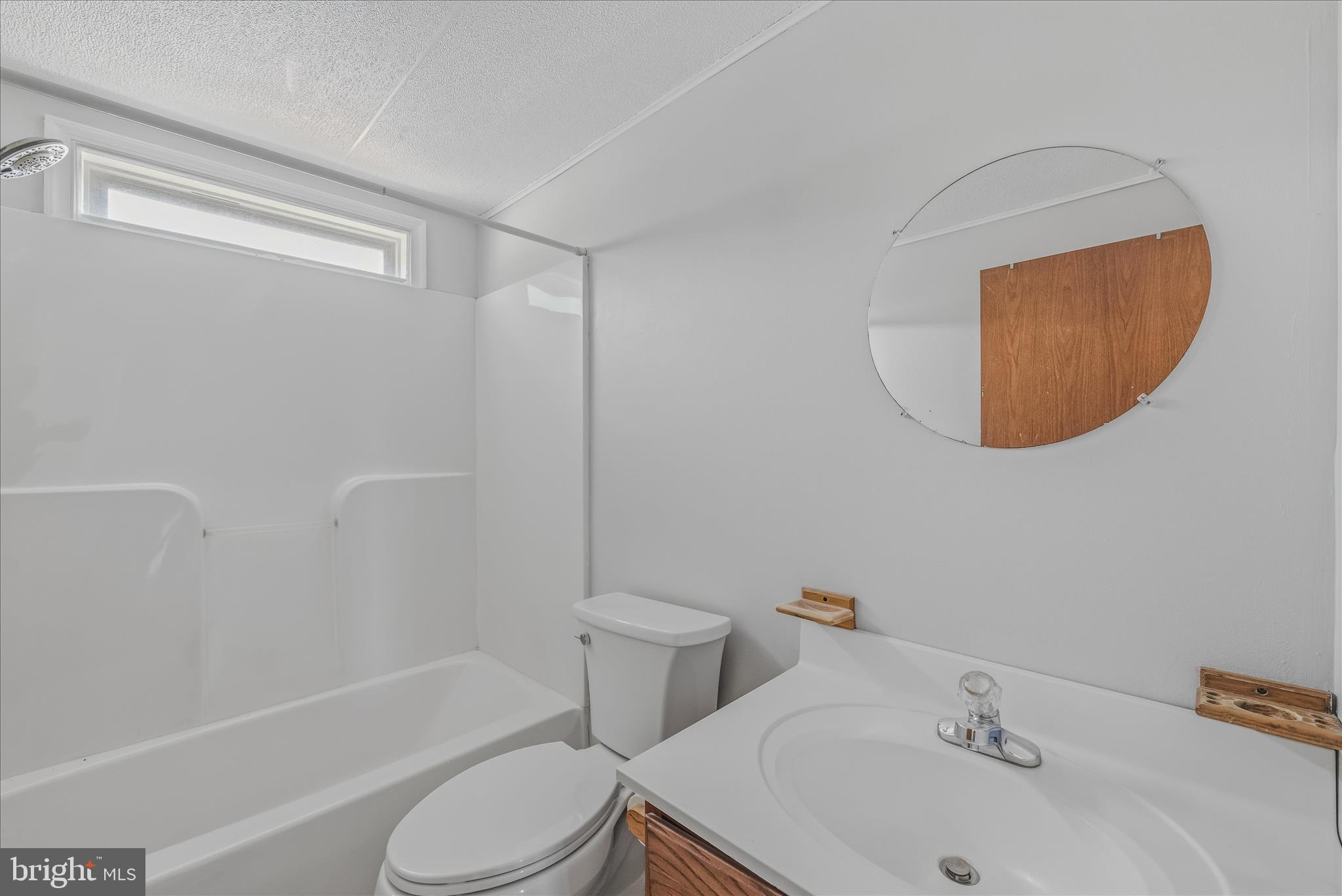 1420 Eppinger Road Berkeley Springs, WV 25411 - Photo 22 of 47 Bathroom