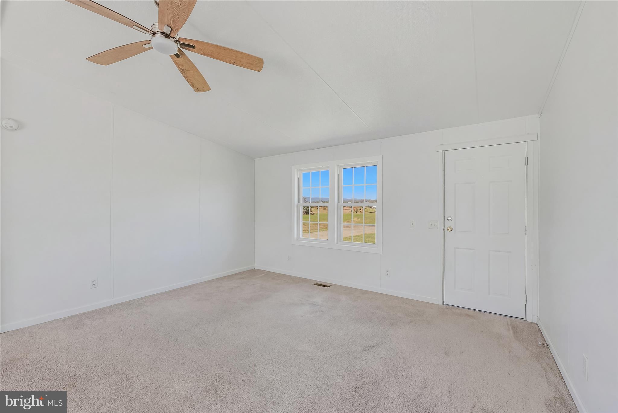 1420 Eppinger Road Berkeley Springs, WV 25411 - Photo 8 of 47 Living Room