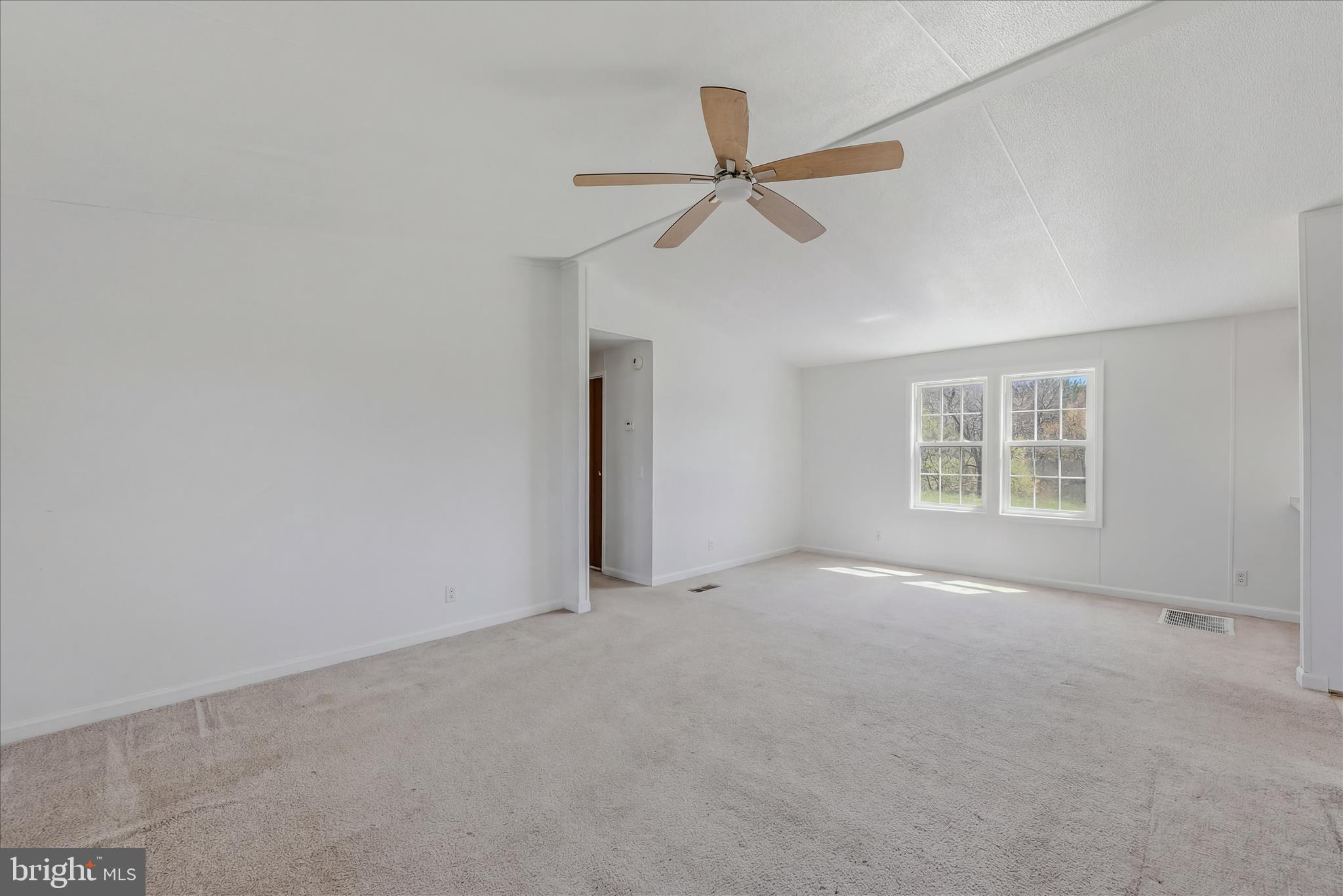 1420 Eppinger Road Berkeley Springs, WV 25411 - Photo 9 of 47 Living Room
